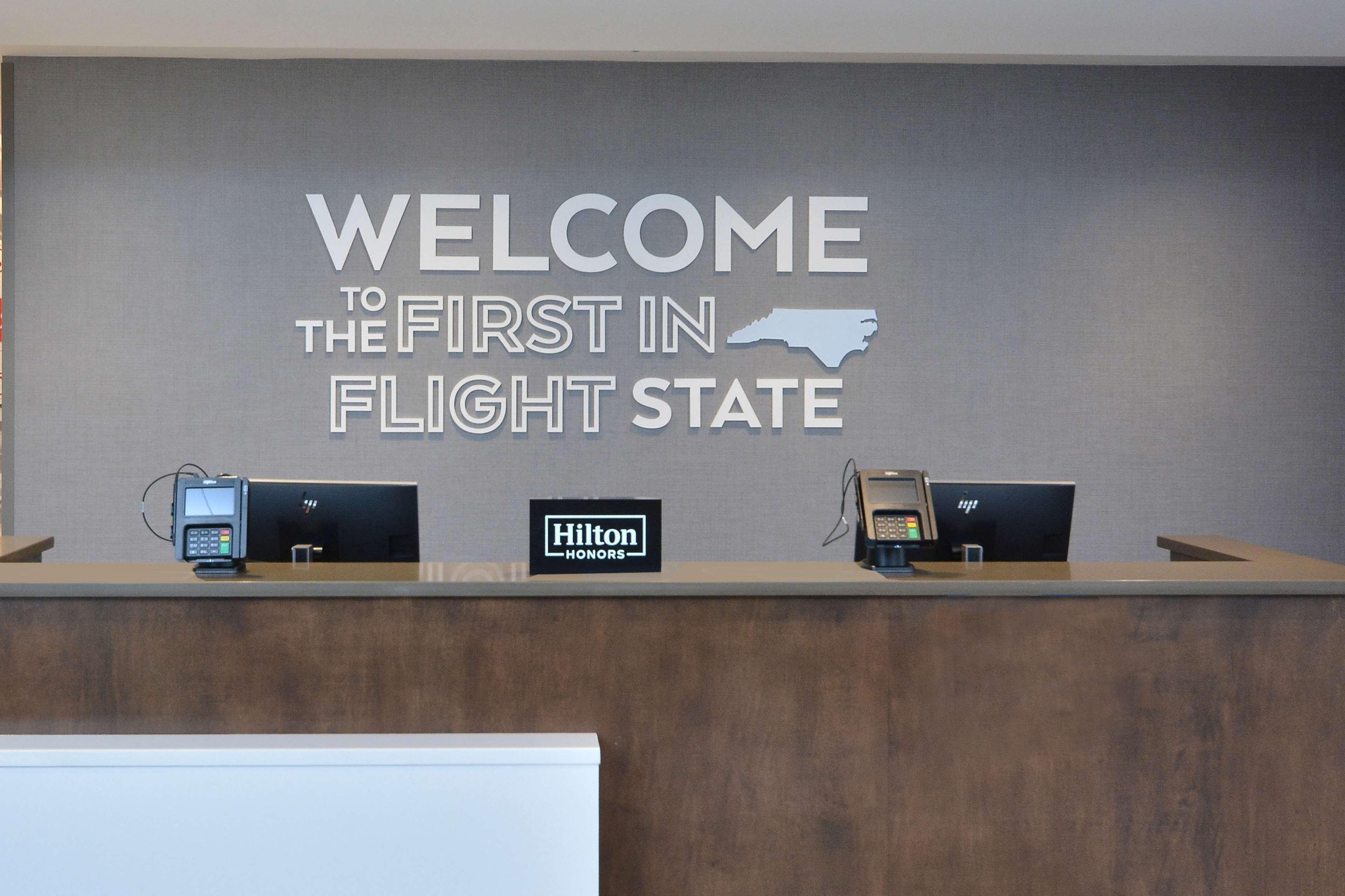 Hampton Inn & Suites Charlotte North I 485 エクステリア 写真
