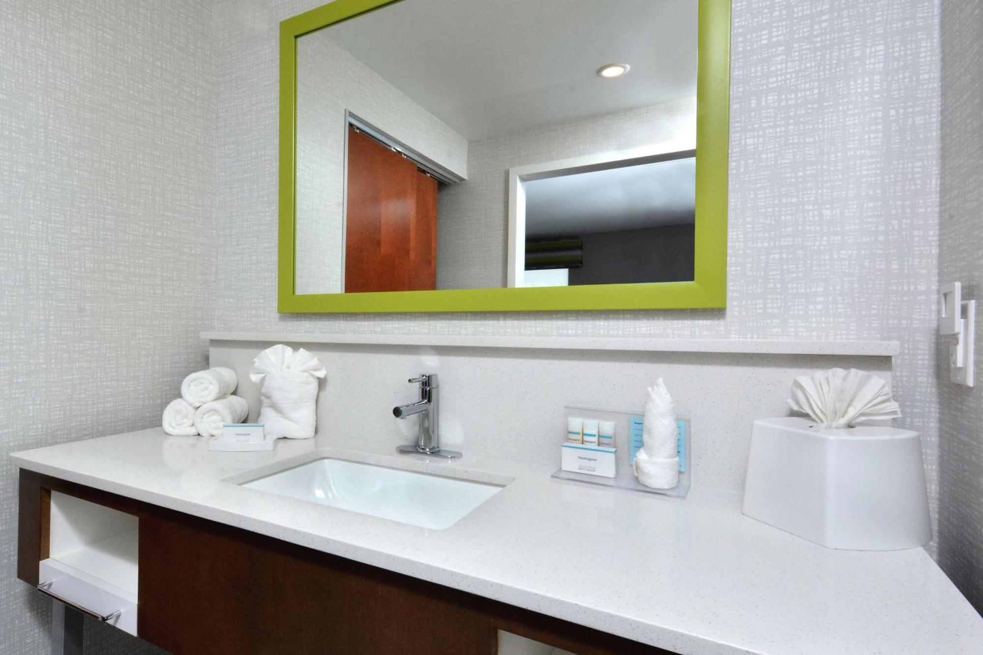 Hampton Inn & Suites Charlotte North I 485 エクステリア 写真