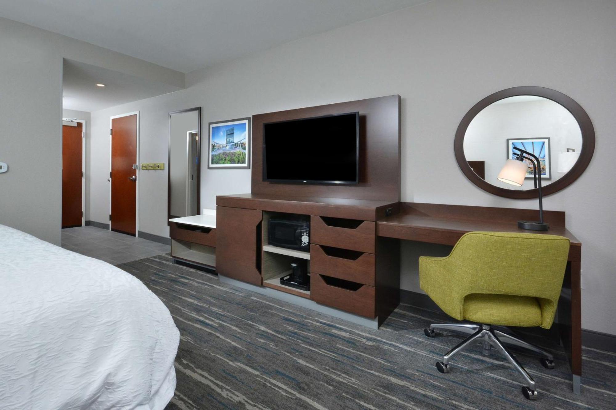 Hampton Inn & Suites Charlotte North I 485 エクステリア 写真