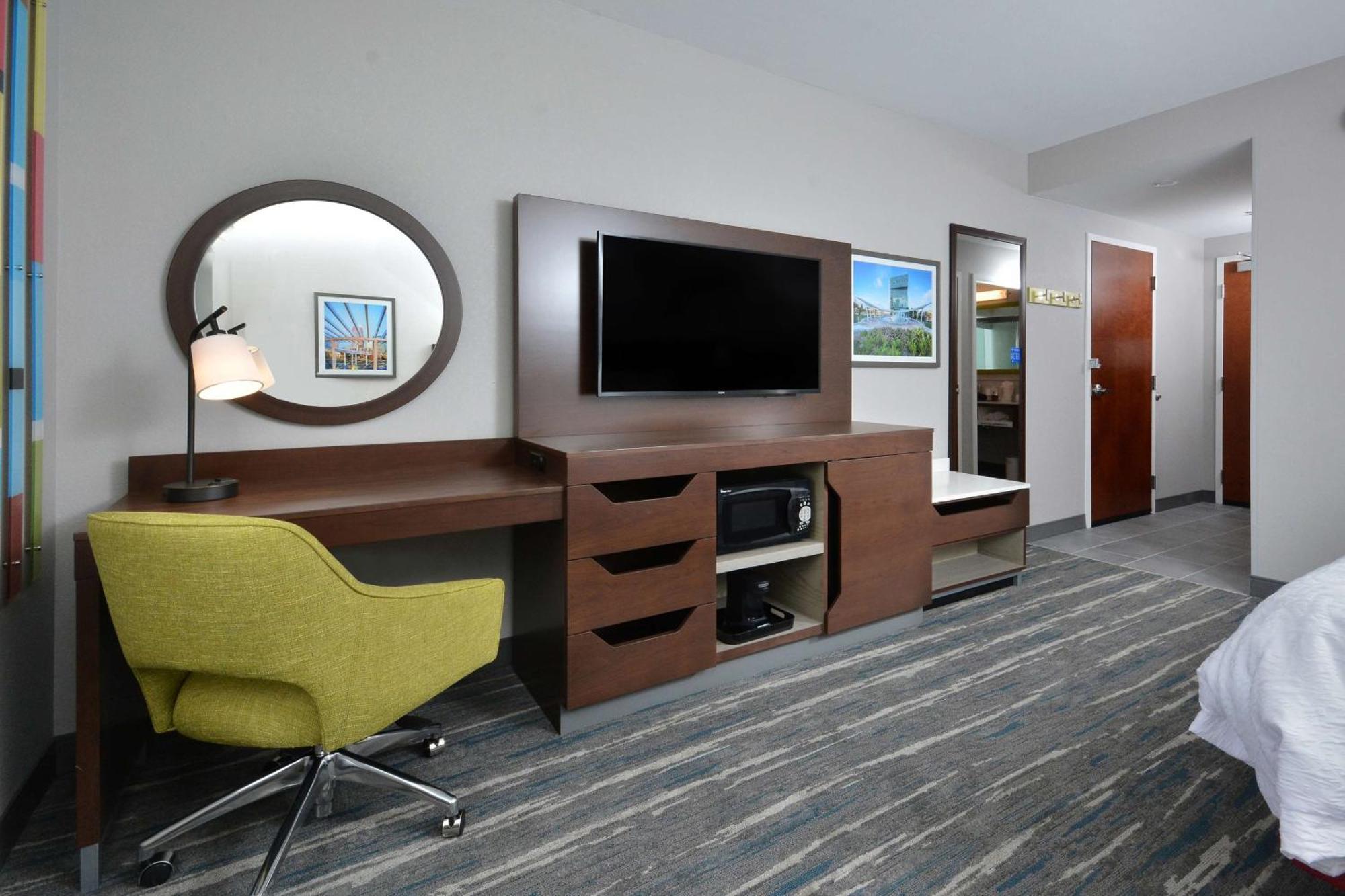 Hampton Inn & Suites Charlotte North I 485 エクステリア 写真