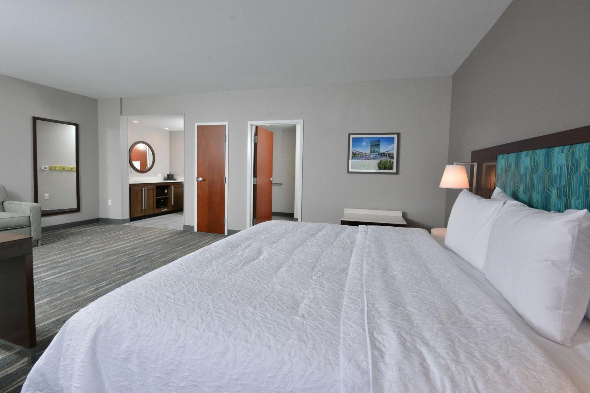 Hampton Inn & Suites Charlotte North I 485 エクステリア 写真